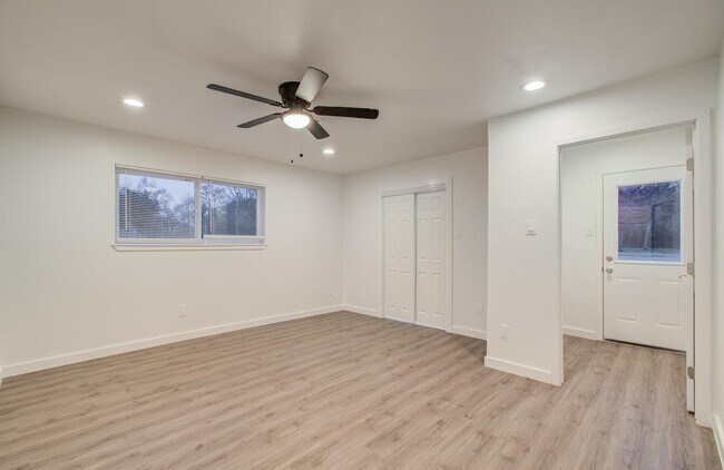 Building Photo - 523 Brandon Rd
