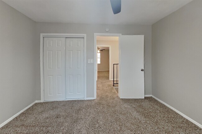 Building Photo - 4474 W Cypress Villas Dr