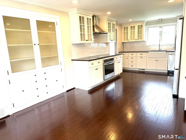 Building Photo - 28 Miamis Rd