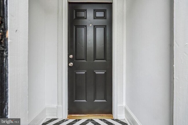 Building Photo - 1507 Marion St NW