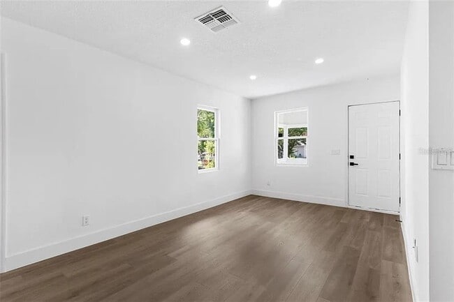 Building Photo - 4251 Tangerine Ave