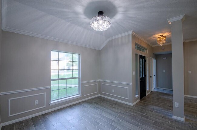 Building Photo - 12811 Fisher Dr