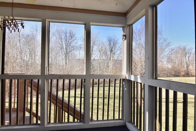Building Photo - 674 Spring Valley Dr