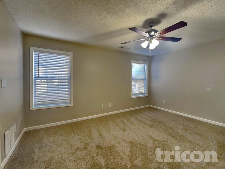 Building Photo - 341 Chase Marion Way