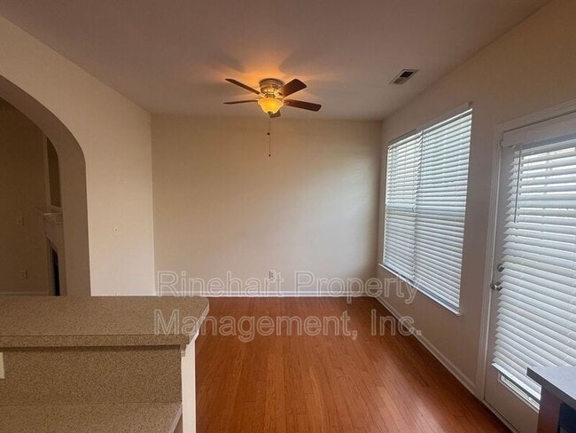 Building Photo - 530 Bent Leaf Ct