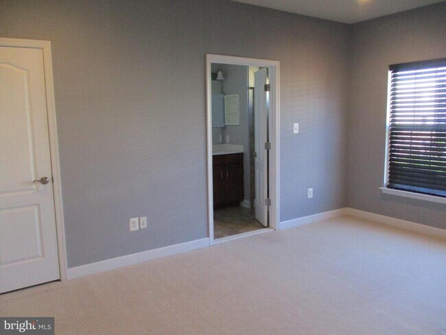 Building Photo - 2144 Little Sorrel Way