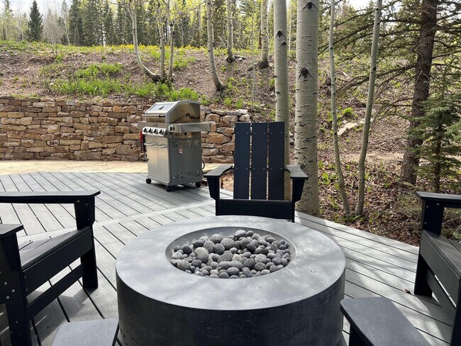 Building Photo - 116 Winterleaf Dr