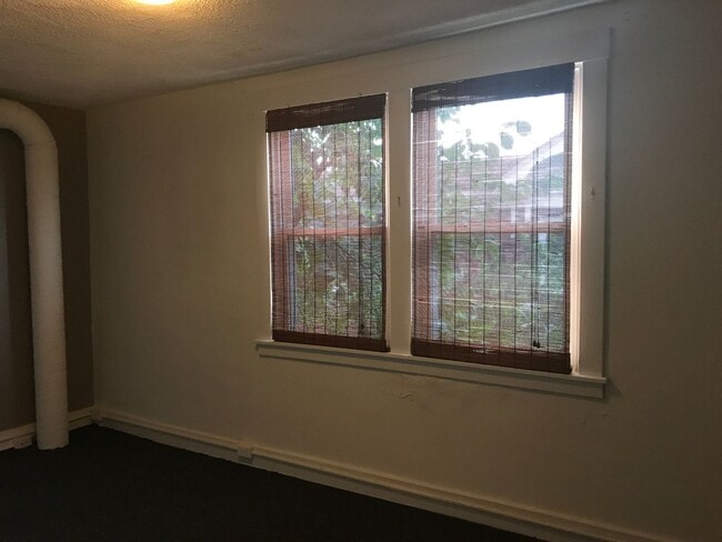 Building Photo - UPDATED SQUIRREL HILL HOUSE, AMAZING LOCATION AVAILABLE AUGUST 2025!