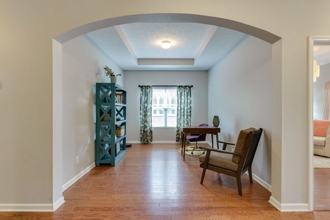 Building Photo - 3 Bed, 2 Bath One Level Home w/ Hardwood T...