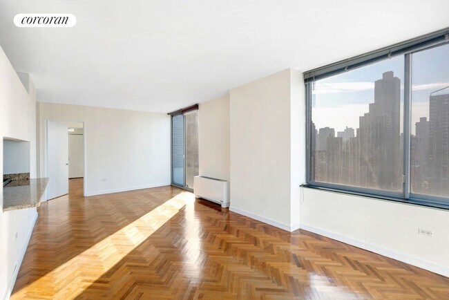 Building Photo - 356 E 88th St
