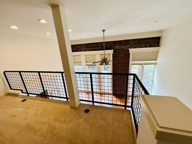 Building Photo - Belltown Loft Condo