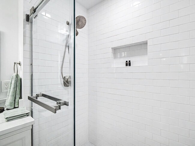 Building Photo - 28649 Jackson Rd