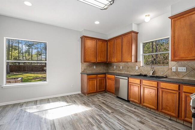 Building Photo - 907 Hinsdale