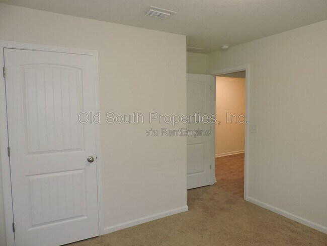 Building Photo - 5780 Blackhorse Cir