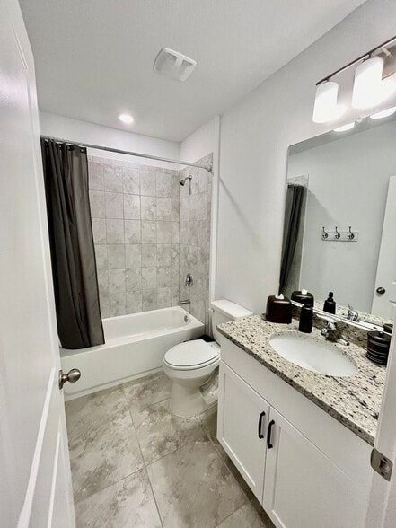 Building Photo - 858 Rue Labeau Cir