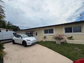 Building Photo - 3139 Egremont Dr