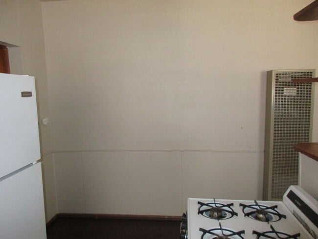 Building Photo - 1 bedroom duplex Across St.from SWOSU