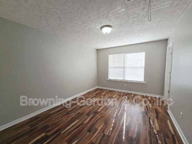 Building Photo - 786 Pippin Dr