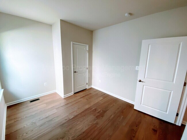 Building Photo - 1226 City View Ln