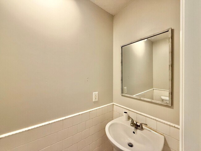 Building Photo - Spacious 4BD, 2.5BA Wake Forest Home with a Fenced Yard Centrally Located Near Shopping, Dining, ...