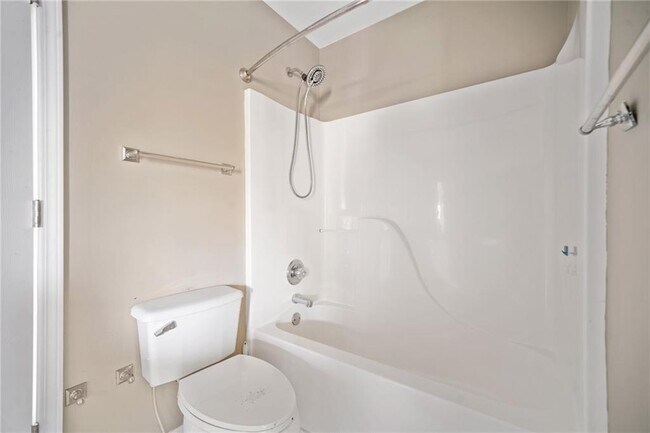 Building Photo - 3338 Hackmatack Dr NW