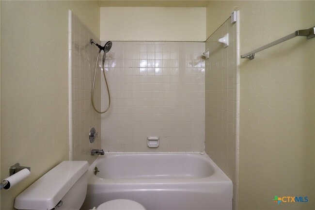 Building Photo - 608 Totem Trail