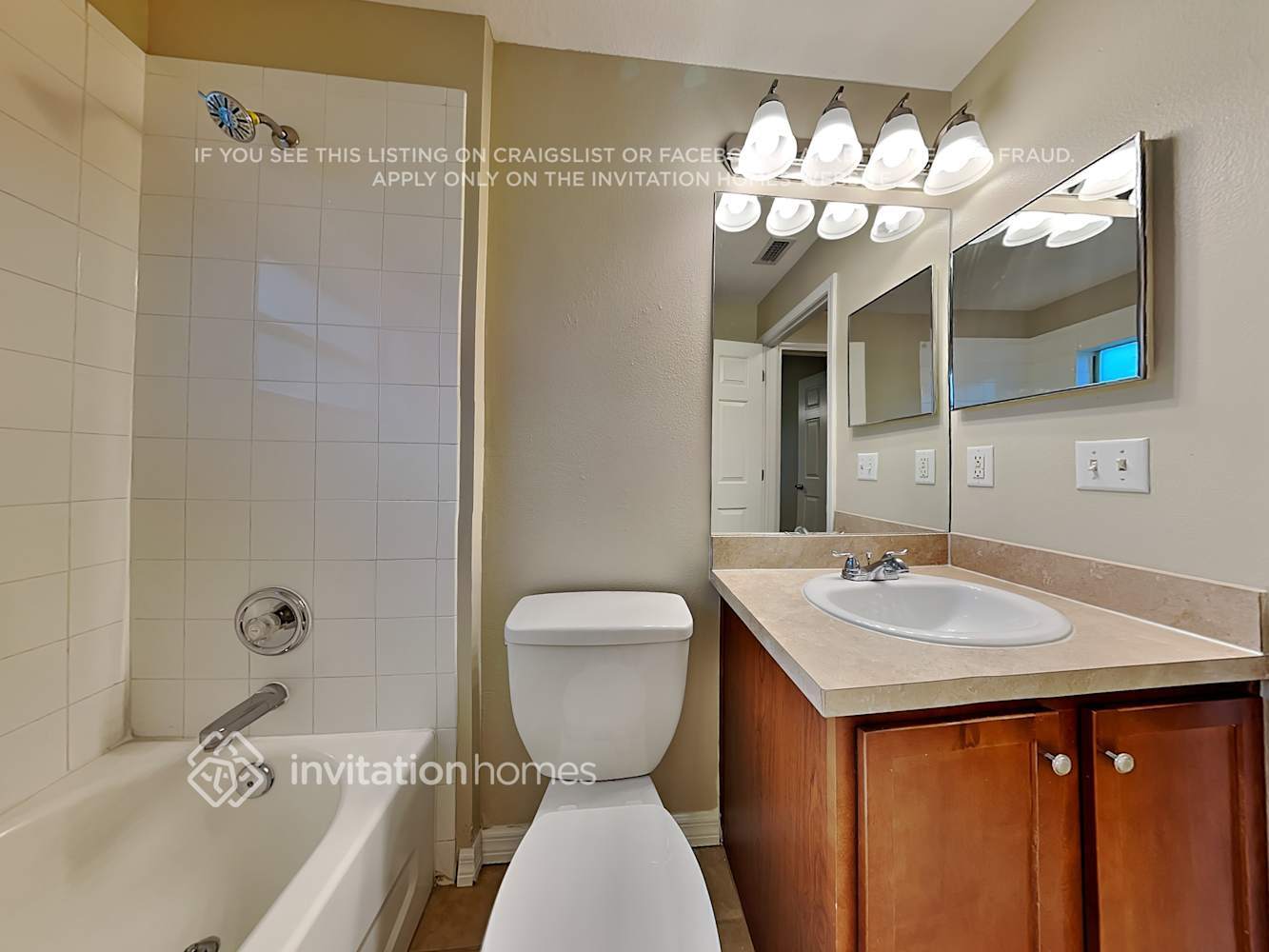 Building Photo - 2389 Hamlet Cir