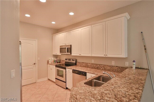 Building Photo - 10170 Tin Maple Dr