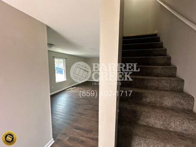 Building Photo - 2-Bed 1.5-Bath Townhome