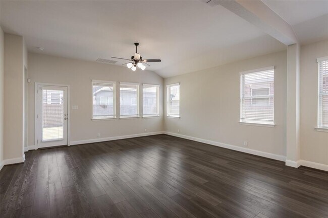 Building Photo - 932 Ulster