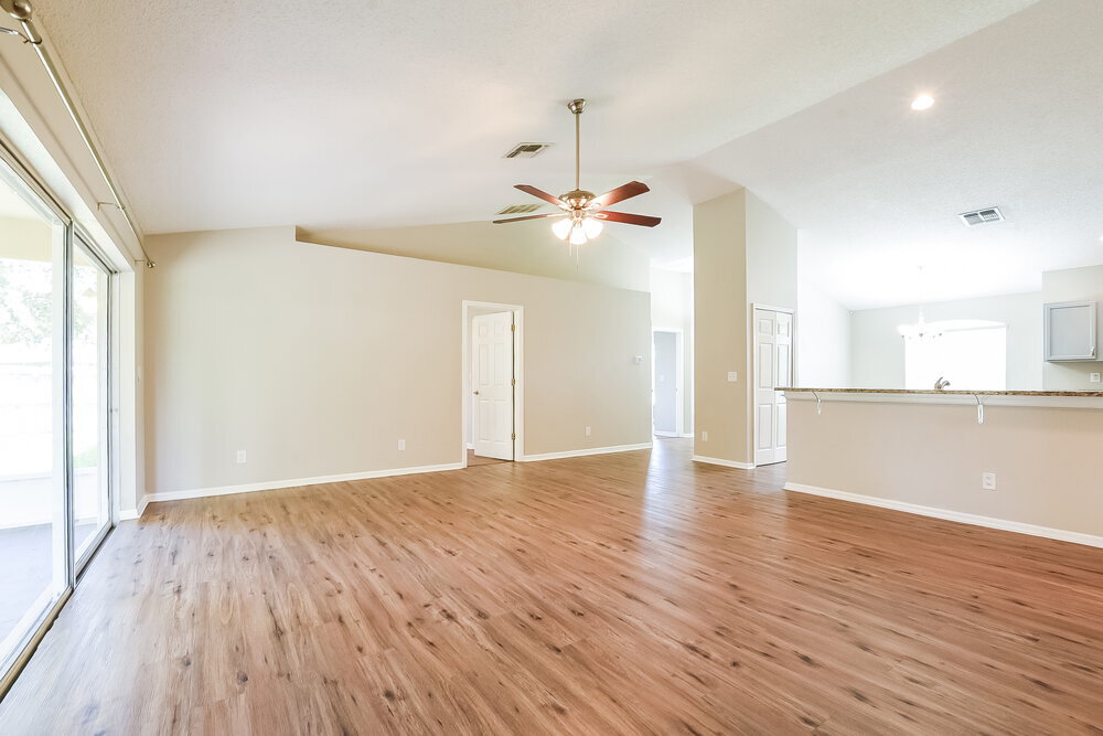 Building Photo - 2233 Lake Pointe Cir