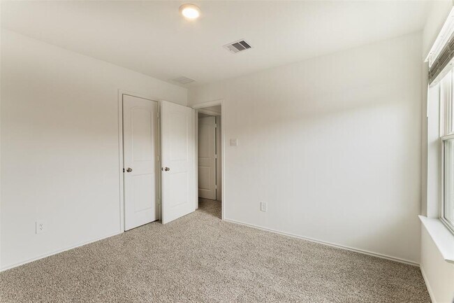 Building Photo - 5602 Sycamore Glen Dr
