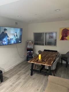 Building Photo - 866 N Edgemont St