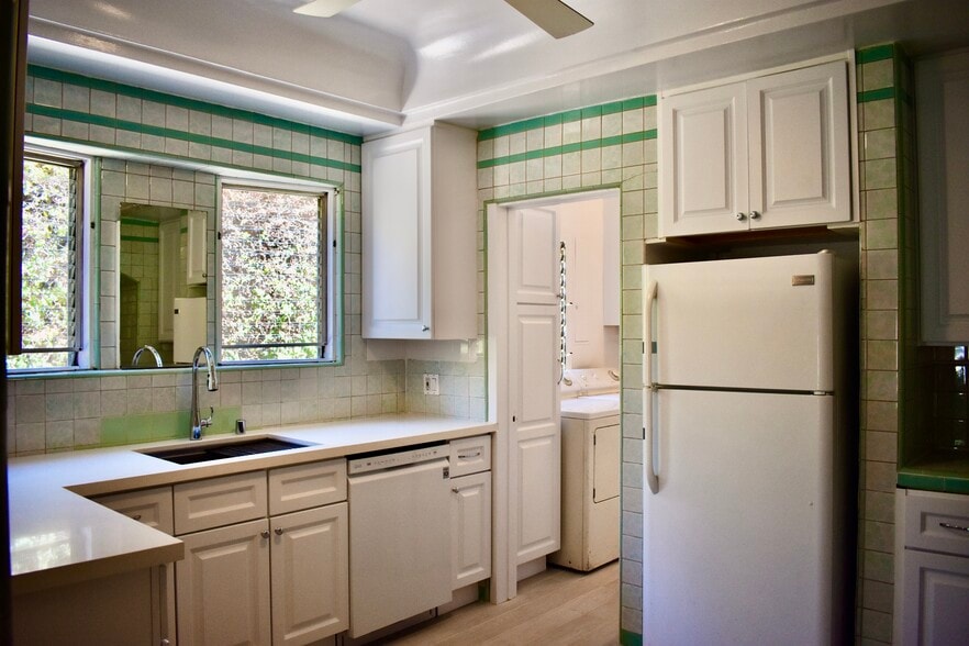 Remodeled kitchen - 538 N Detroit St