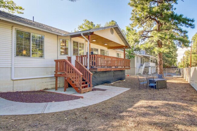 Building Photo - 311 S 16th St