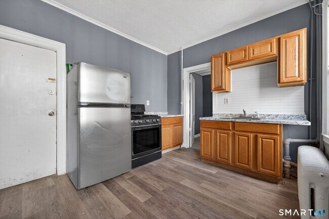 Building Photo - 187 Whitney St