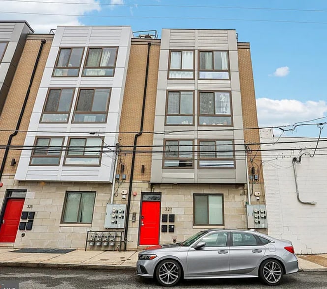 Building Photo - 327 E Allen St