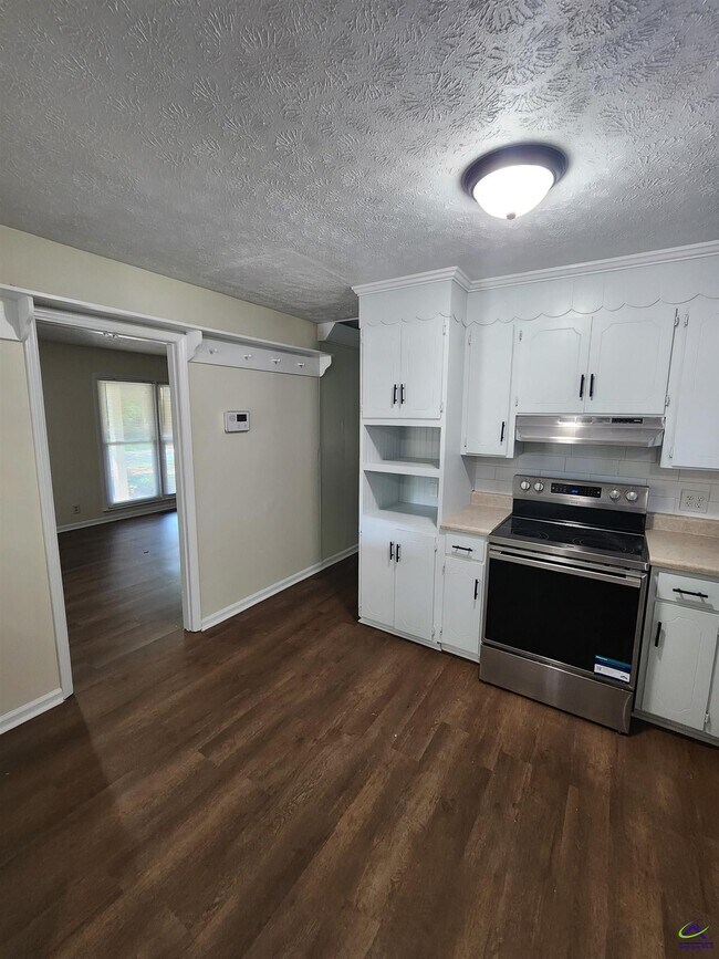 Building Photo - 1082 Lennox Pl