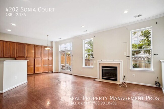 Building Photo - 4202 Sonia Ct