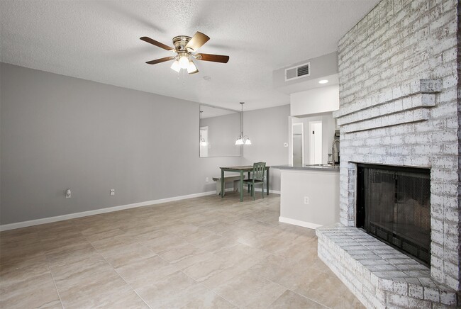 Building Photo - 260 El Dorado Blvd