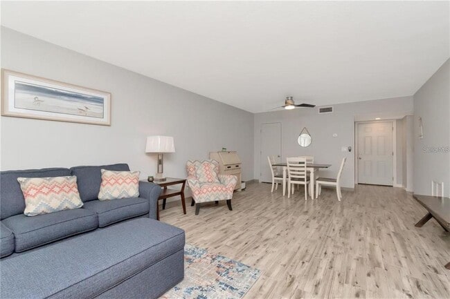 Building Photo - 10351 Regal Dr