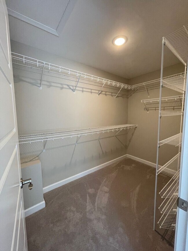 Building Photo - 3-Story Luxury Townhouse in Conger Creek