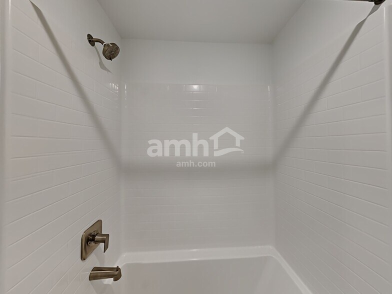 Building Photo - 9124 Crocker Pt Ct