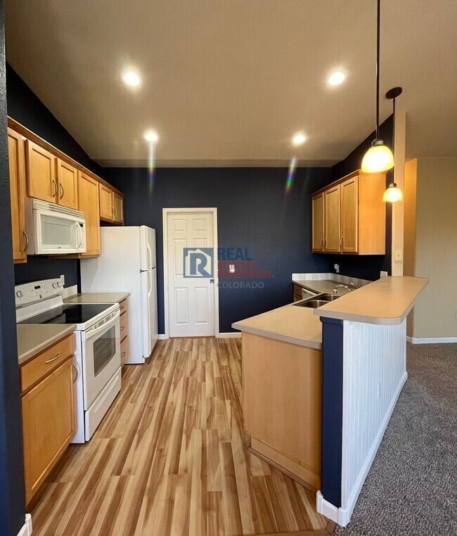 Building Photo - 2302 Owens Ave