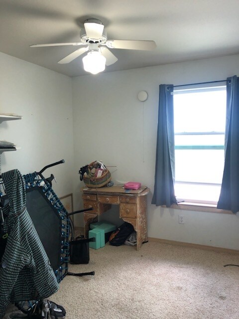 Building Photo - 1645 NE Merman Dr