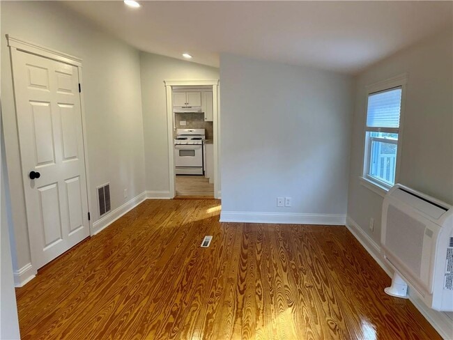 Building Photo - 54 Planet Ave