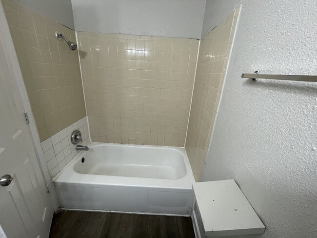 Building Photo - Two bedroom, 1 bathroom apartment