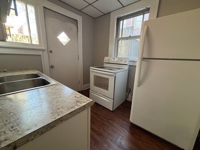 Building Photo - Harrises REO 631 S 19th Ave LLC (629/631 S 19th)