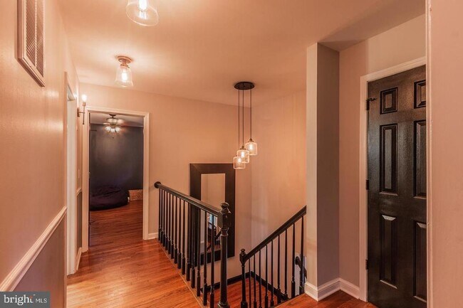 Building Photo - 607 Lancaster St