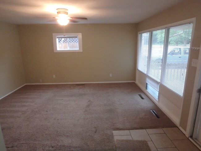 Building Photo - 1548 SW Shunga Dr